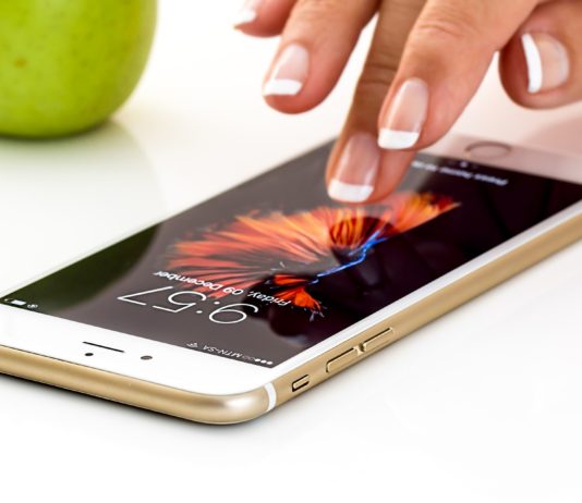 How Apple developed its brand image using the iPhone?